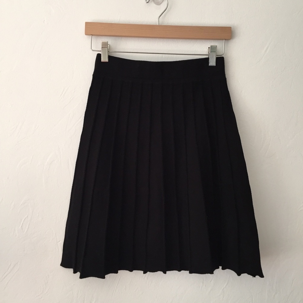 NWT Kenar black short skirt